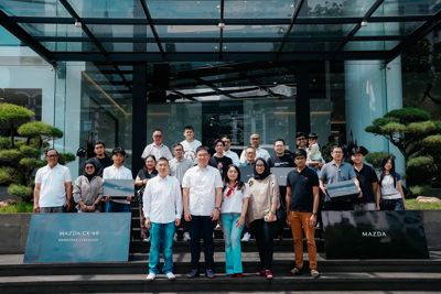 “The Noble Toughness” Resmi Mengaspal di Jalan Indonesia Mazda Serahkan Lebih Dari 40-Unit Mazda CX-60 Sport Pertama Kepada Konsumen
