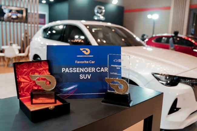 Mazda Indonesia Umumkan Peningkatan Penjualan Line-Up Premium di GIIAS Bandung 2024, Mazda CX-60 Memenangkan Penghargaan Favorite Car Passenger Car SUV